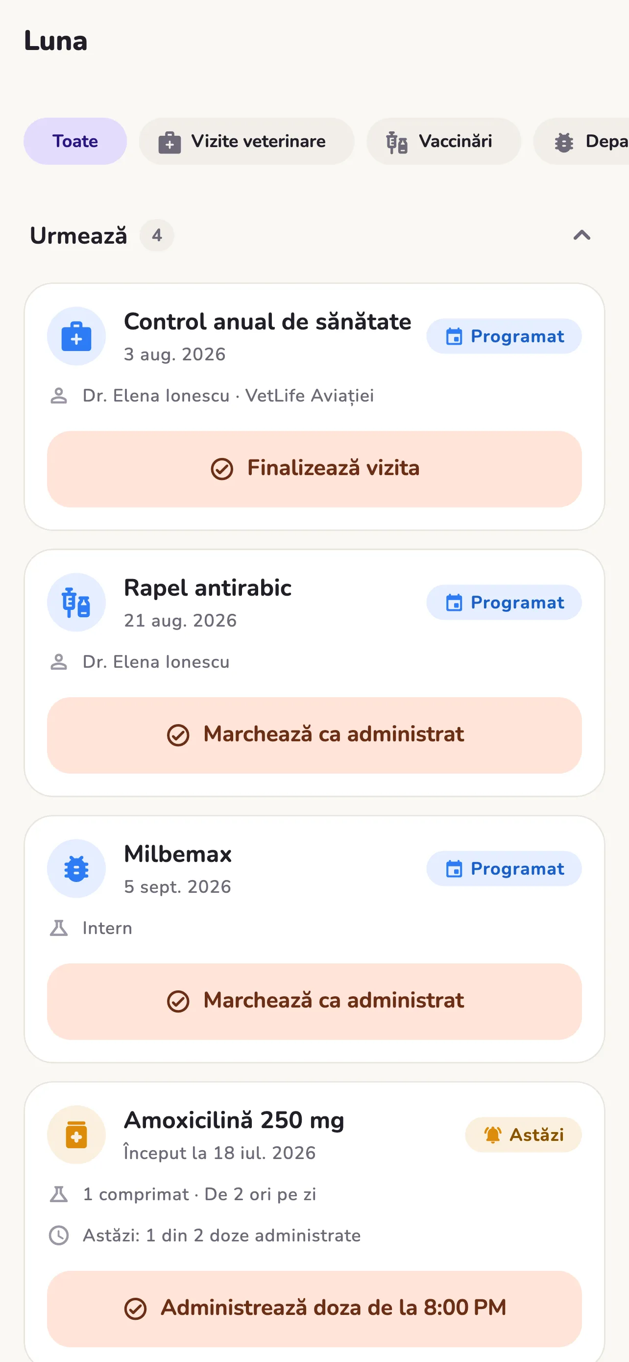 Istoricul de sănătate cu înregistrări viitoare — un control anual, un rapel antirabic și o medicație scadentă azi, fiecare cu status clar